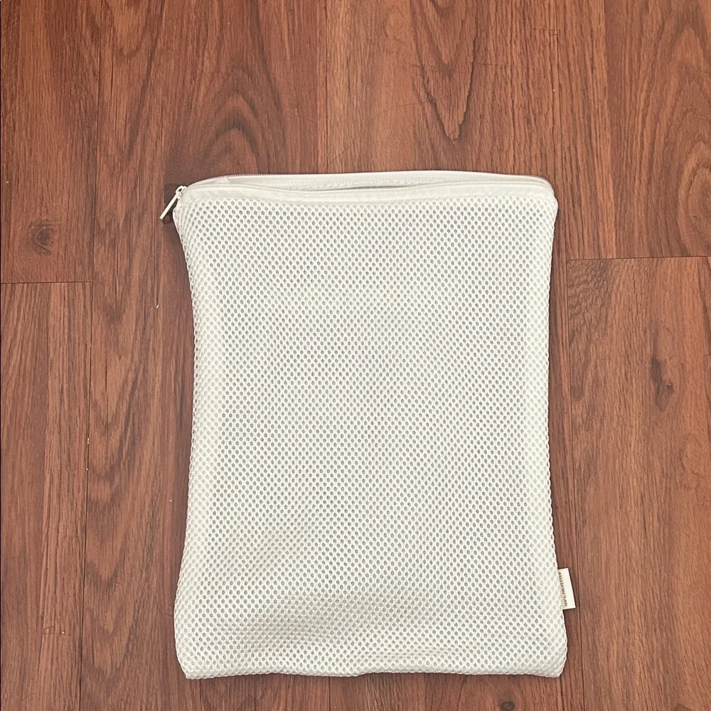 Honeylove Mesh Laundry Bag in White